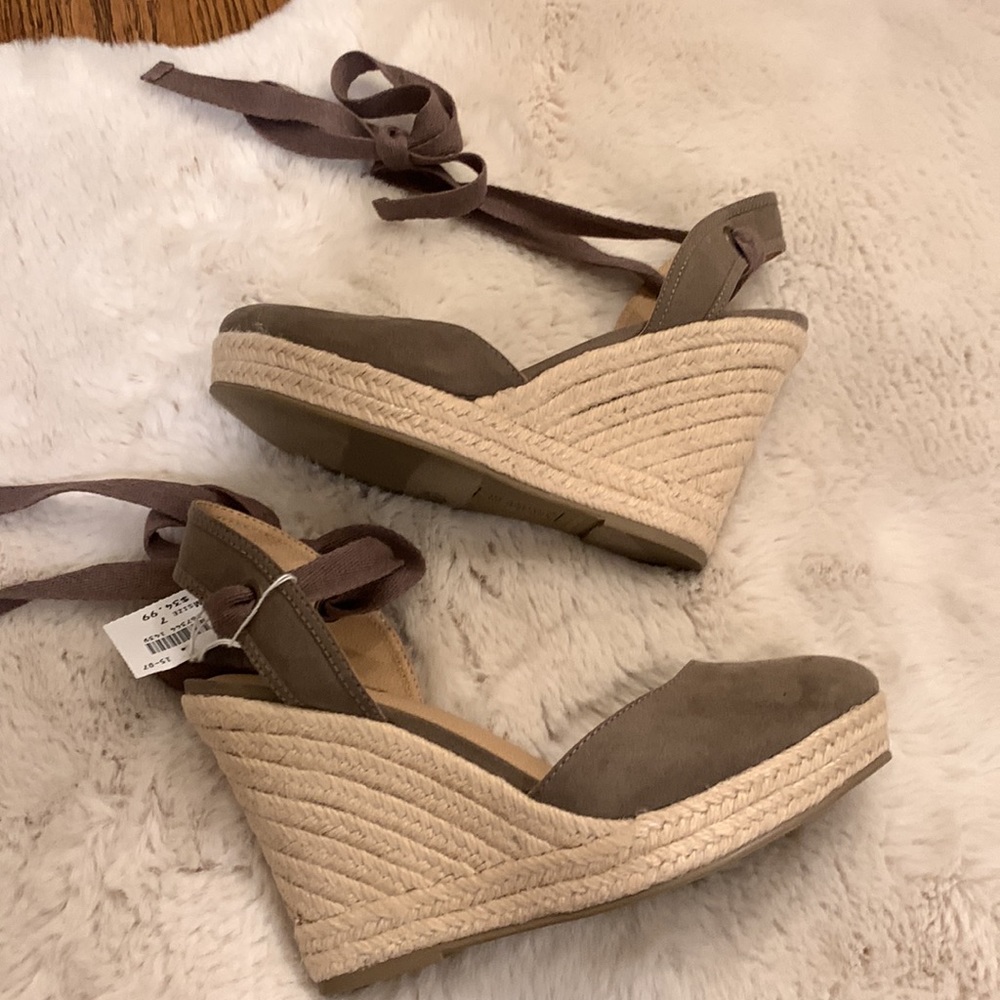 Brash platform shoes for women